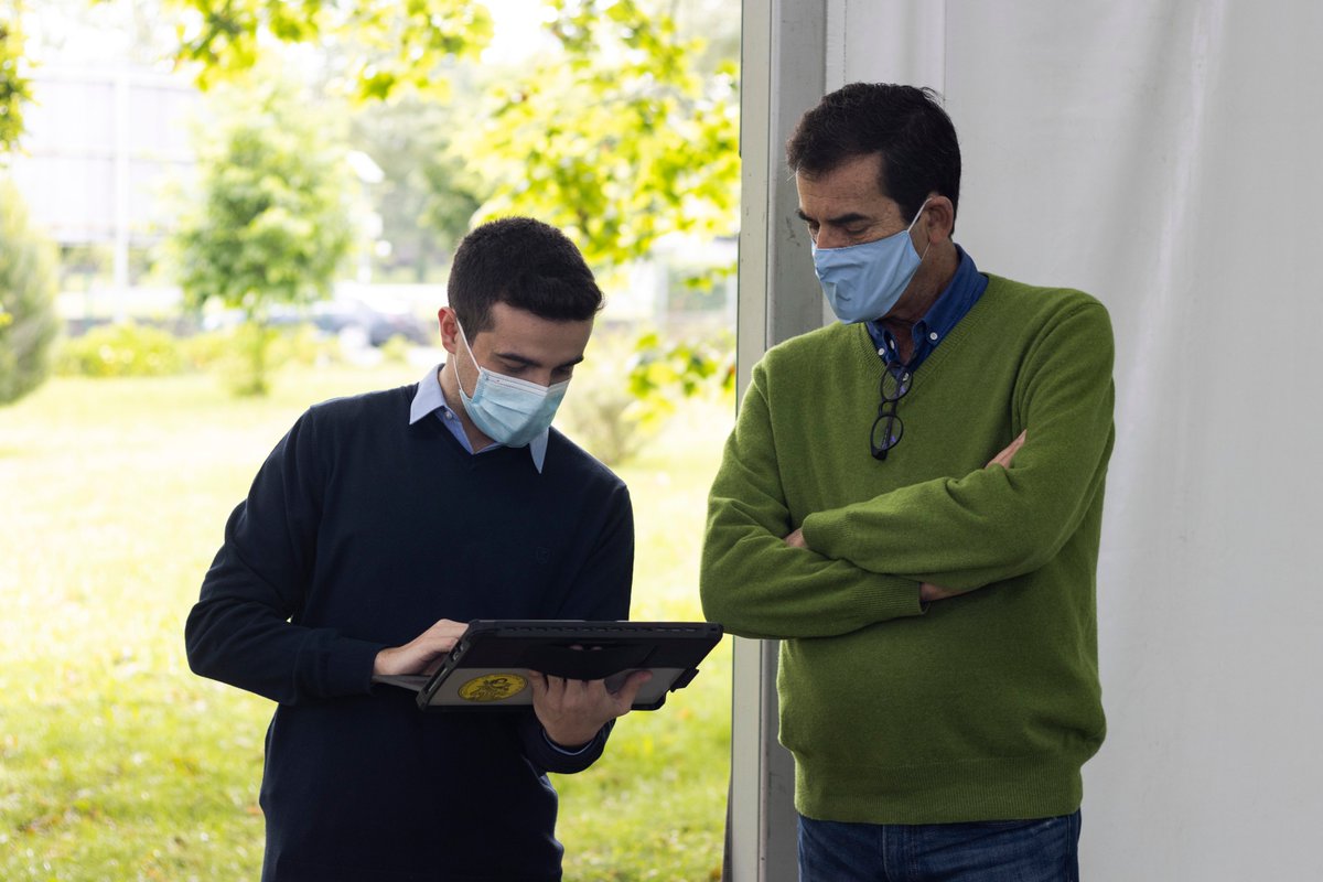 i3S_UPorto's tweet photo. Mayor Rui Moreira was the first one getting tested in our drive-thru #serologic screening facility. Officially, the campaign kicks off next Monday. This is a partnership between #i3S and the Municipality of Porto.
#i3Sresearch #covid19 #PortoPonto #staysafe https://t.co/H1qOHUkqAq