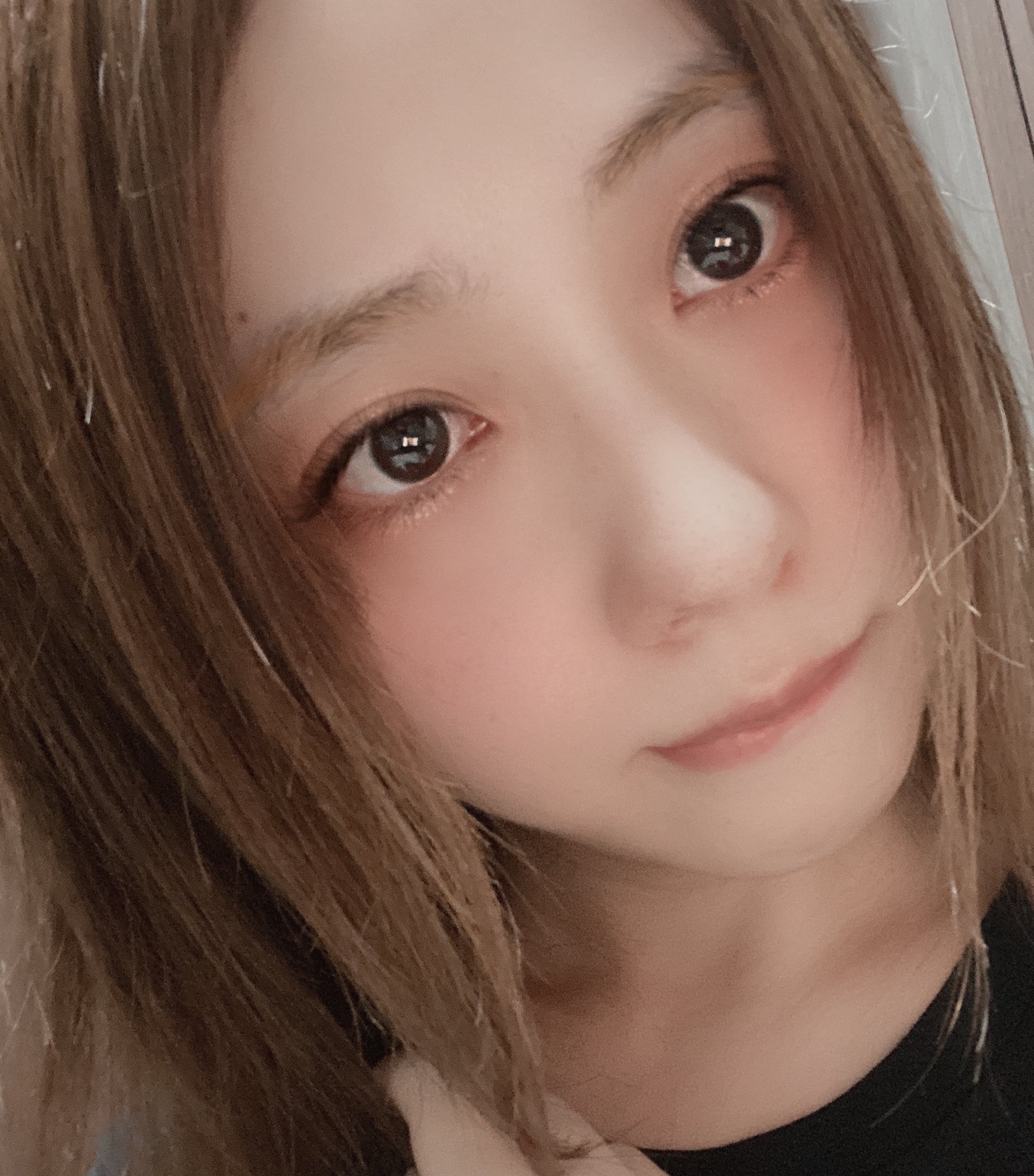 Uzivatel 安住麻里 Na Twitteru アプリでメイクしたら眉毛のレイヤーが手前に来てる T Co Dj2wbhfhhh Twitter