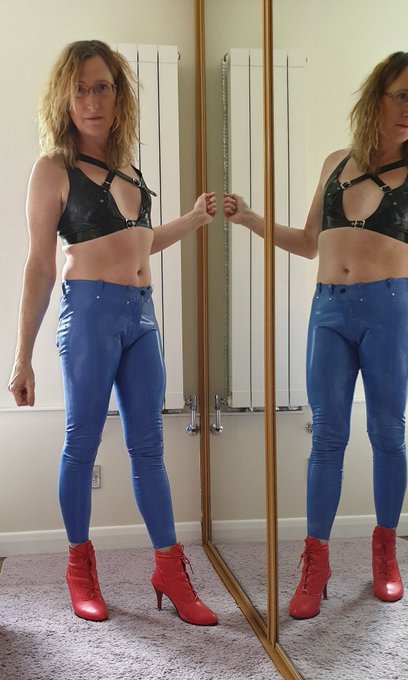 1 pic. New latex jeans from Latex and Lovers. They fit a treat and cant wait to wear them to the pub