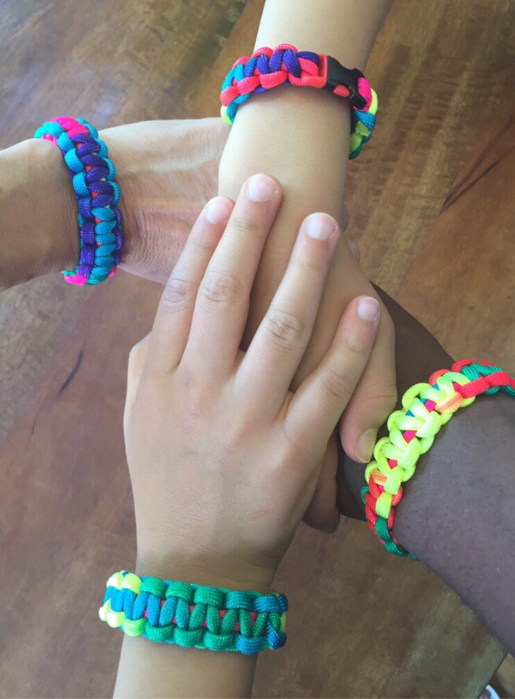 merloop's tweet image. New skills for us today, supporting 15 charities in need at this difficult time. We are making paracord bracelets &amp;amp; bird feeders and participate virtually on zooniverse #sagefamilyday #givingbackfromhome #homelearning @the_zooniverse @VeteransatEase @WildlifeTrusts  @SFlemingTPA