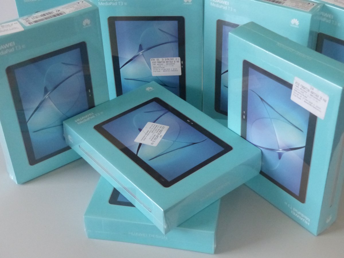 Un grand MERCI à la @FondationHPHF et à la <a href="/FondBoulanger/">Fondation Boulanger</a> ainsi qu'à leurs partenaires du réseau  #UnMondeDeLiens qui offrent à nos patients enfants, adolescents et adultes hospitalisés 8 tablettes numériques, outils de communication et de loisirs ! #SolidariteCOVID19