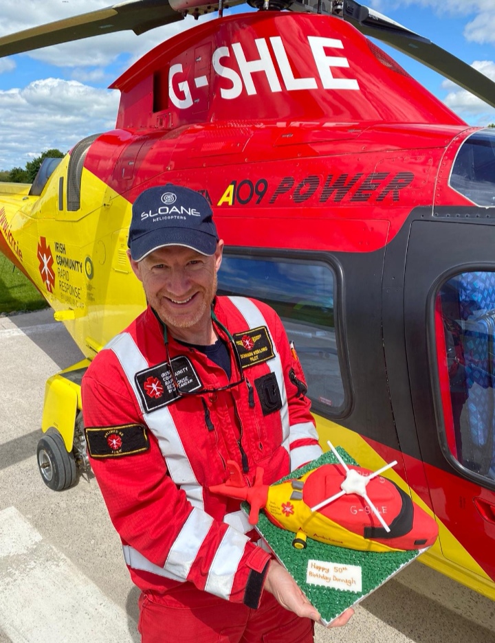CRITICALcharity's tweet photo. Here's our (very) Senior Line Pilot, Donnagh, showing off his birthday cake, thanks to Gemma Linehan's talents for the cake
#Helimed92 @SloaneHeli #HEMS #HEMSpilot #Pilotlife https://t.co/7pA9bbX8re