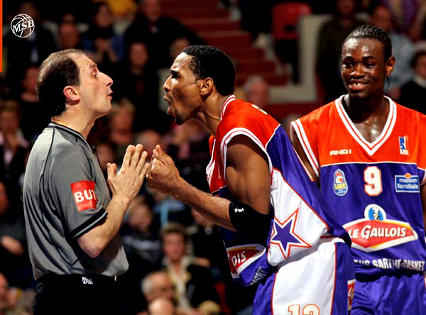 MSB_Officiel's tweet photo. Parfois, garder son calme n'est pas toujours évident 👀🤷‍♂️

👉 𝟐𝟎𝟎𝟔

#MSBarchives📂 https://t.co/41eLxG44W1