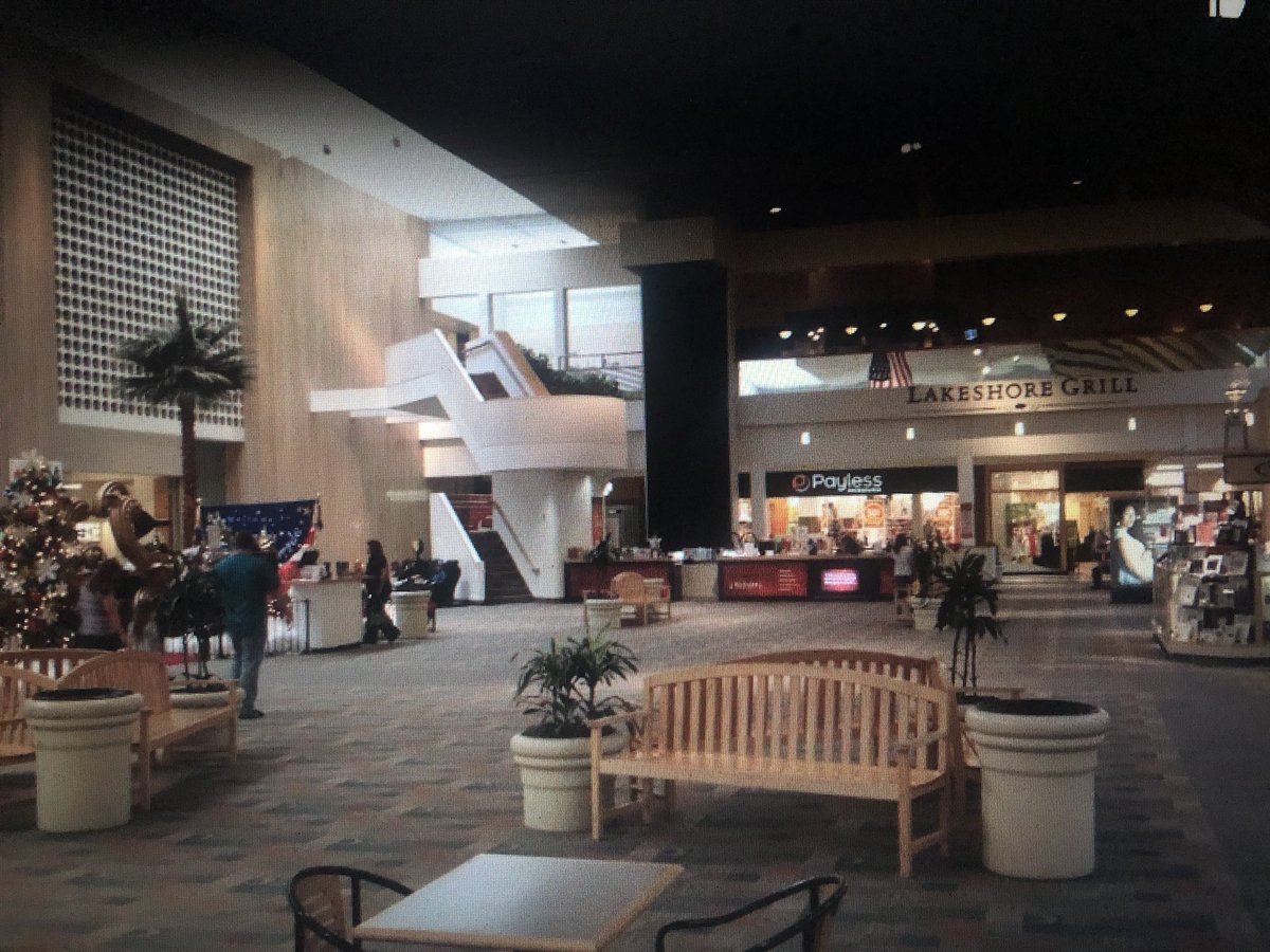 payless fairlane mall