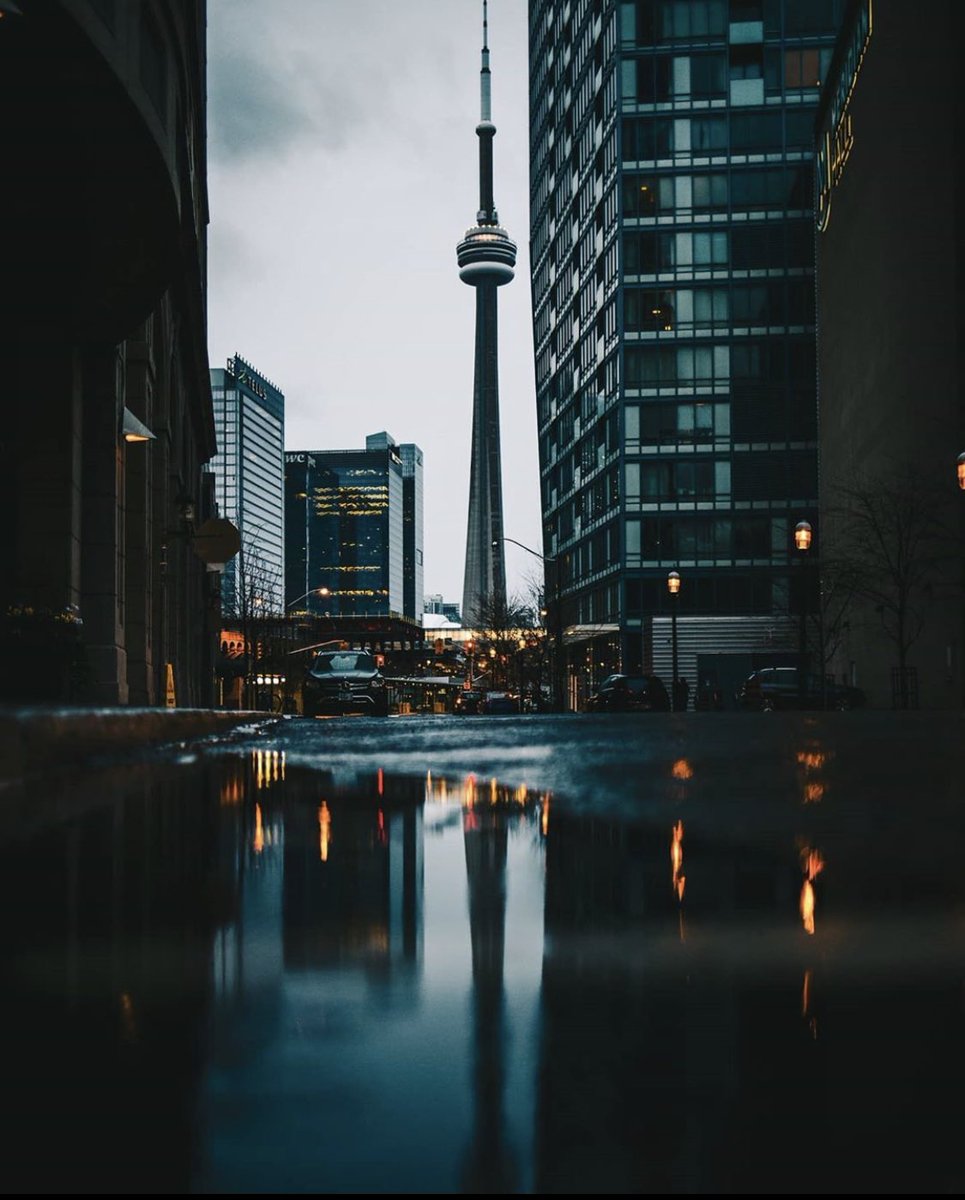 What do you think of the Weather Today? 
📸 @ darrenr1 -
Follow @torontofriday -
#TorontoFriday #canada #cntwower #earthday #earth #earthmoment #earthnews #greenearth #earthgreen #greenday #ourplanet #ourearth #earthfocus #cntowertoronto #cntowerview #cntowercanada #canadatoronto