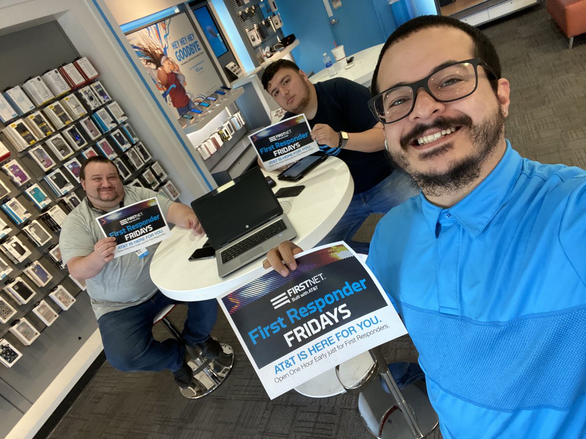 AT&amp;T at Concord Mills is here for you! #FirstResponderFridays #CharLIT #FirstNet <a href="/MarqRodgers/">Marq Rodgers</a> <a href="/AdamMRagab/">Adam M. Ragab</a> <a href="/404girl/">Betsy Francis</a>