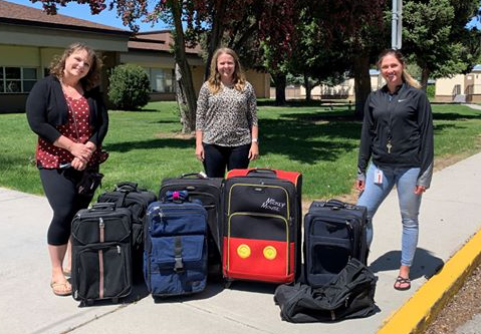 BSDEducation's tweet photo. After learning local foster care children transport their belongings in garbage bags, Koelsch 6th grade students wrote letters to companies seeking donations. They raised $1,500 &amp; collected gently used luggage, including suitcases donated by Idaho Power employees. #morethanschool https://t.co/6gLPgw8YGr