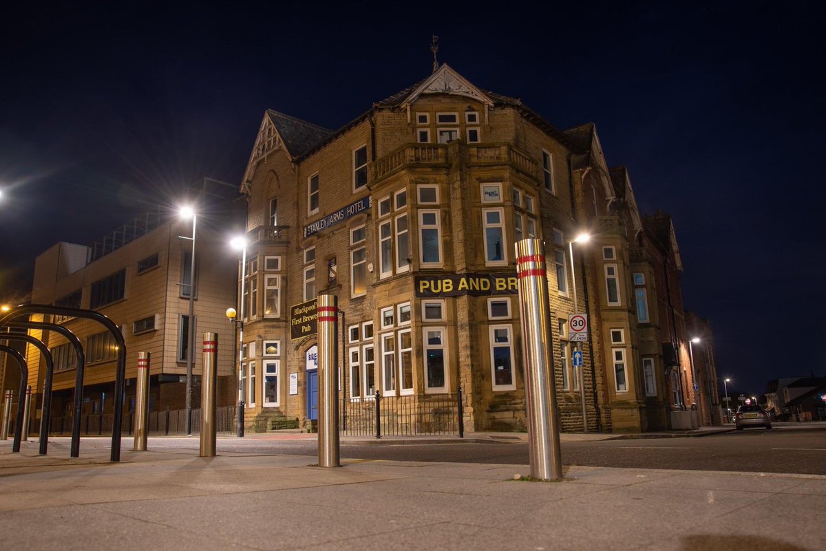 cjgriffphoto's tweet photo. Those who know #Blackpool #lockdown2020 #pubsinlockdown https://t.co/Tl2P12HWxo