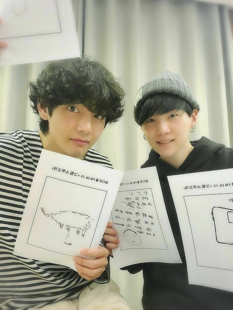 RealBtsFans's tweet photo. #bts #btsarmy #btsmemes #btsv #btsfanart #btsjungkook #btsjimin #btsmeme #btssuga #btsjin #btsdna #btsjhope #btscomeback #btsrapmonster #btsedits #btslife #btsart #btsedit #btsloveyourself #btstaehyung #btsyoongi #BTSI #btsher #btsfunny #btsf4f #btsvideo #btsxamas #btsvines … https://t.co/m2hjAtWpJ6