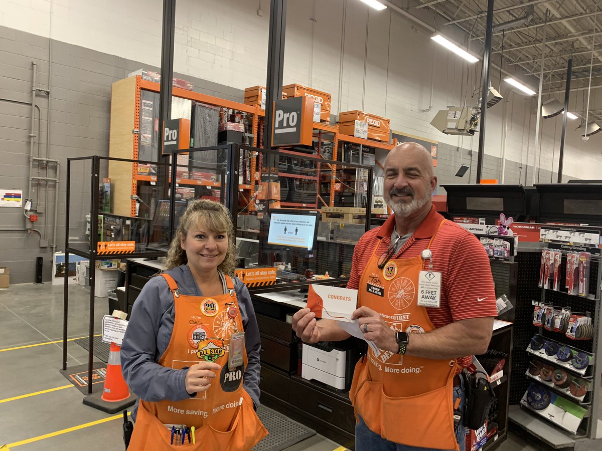 TNTHOLMES tweet media