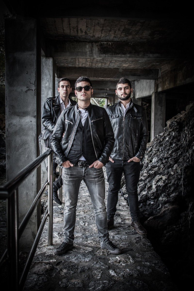 A la familia Z/C:

Deciros que la maquina está con ganas de movimiento, que tenemos 7/8 bombas entre manos y la cuenta atrás ha empezado💣 🚂.

Cuando volvamos a la “a-normalidad” empezaremos a darle forma al asunto.
3,2,1...💥 Z/C

📷: <a href="/JonFonda/">jon fonda</a>