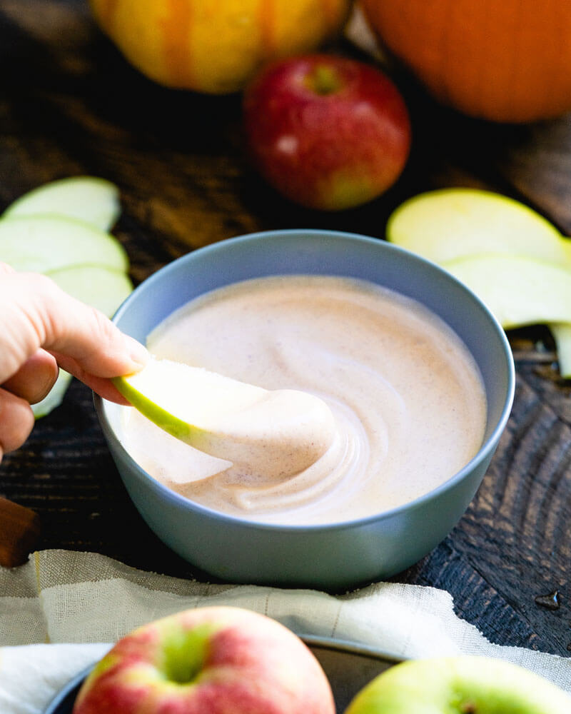 CustomMech's tweet image. Five-minute fruit dip? Now that's a recipe we can get behind! We hope you try out this recipe while you're hanging out at home this weekend. bit.ly/2zBwpsf 

Source | A Couple Cooks