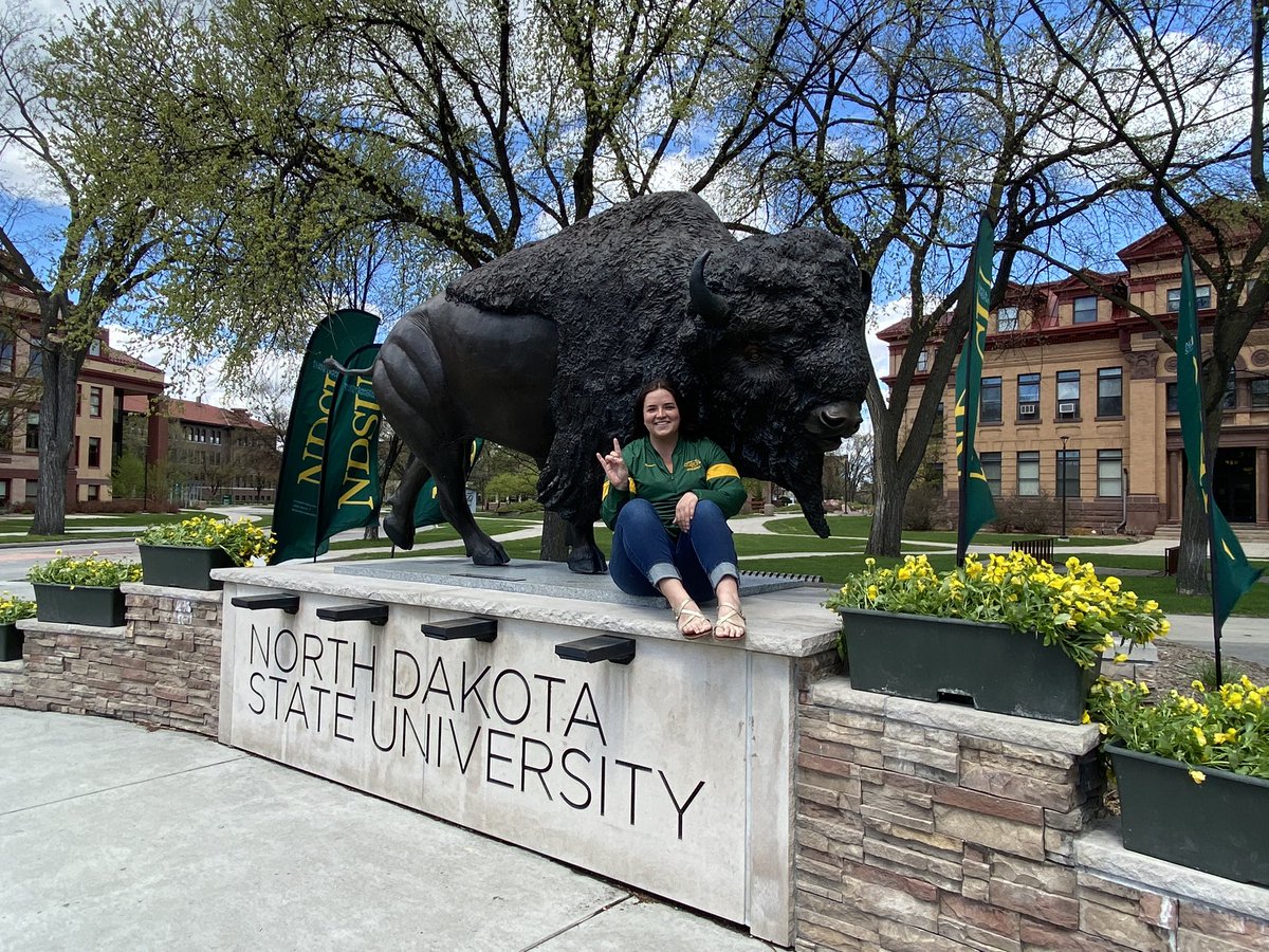 AriannaKarsky's tweet photo. MBA: ✅ 

So many people to thank but for right now I’m going to enjoy this moment. Can’t think of anything I’ve loved more than being a Bison. 🤘🏼 

Here’s to an uncertain future that I couldn’t be more excited for 🍾

#NDSU2020Grad https://t.co/xATBVbdq9s