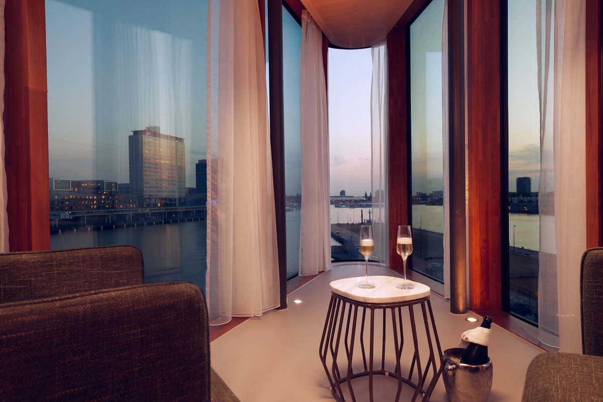 Hotelnacht's tweet image. Staycation: dan maar voordelig naar een luxe hotel in Amsterdam. Mooi stuk over de Hotelnacht Summer Staycation in juli en augustus en andere vakanties in eigen stad.

parool.nl/ps/staycation-…