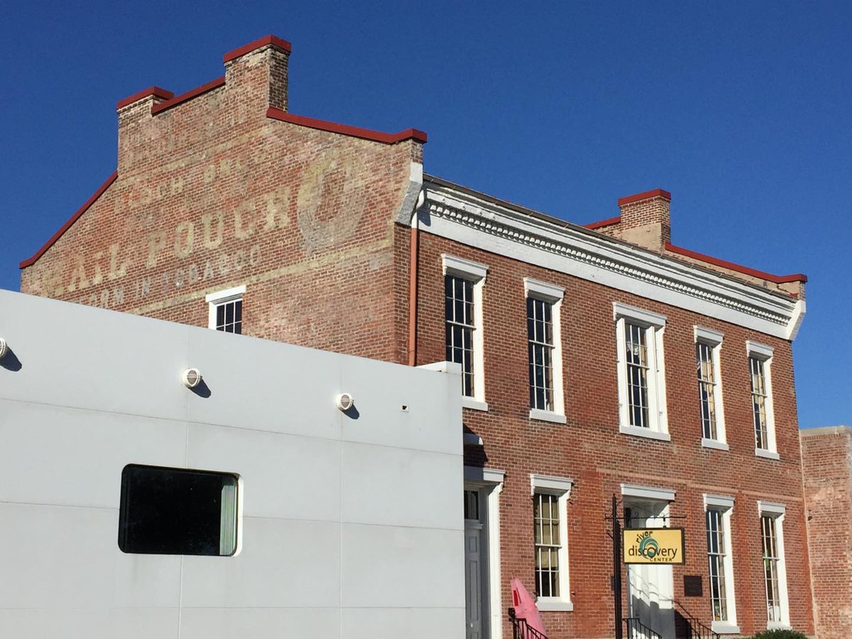 PaducahCVB's tweet photo. Embark on an audio or walking tour to encounter the museums, landmarks and institutions that anchor Paducah’s cultural landscape: https://t.co/O2YtkWRV3R

Comment to share your favorite in honor of #MuseumWeek!

📍: @rdcpaducah | #paducahcreativecity ⚓️ #virtualpreservationmonth https://t.co/FPtbR8JS41