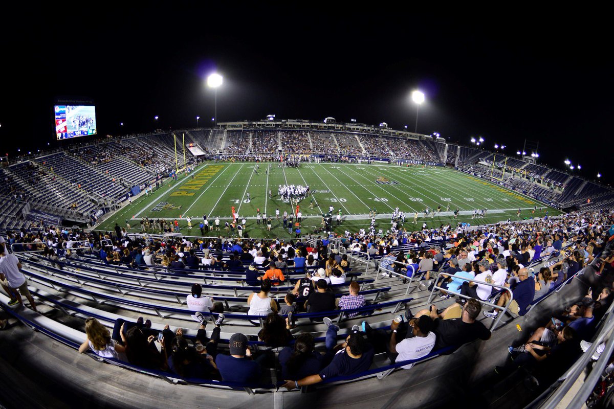 str8upDawg's tweet photo. Extremely blessed and honored to receive an offer from Florida International University🙏🏽💙 #LLM🕊@kenard_lang https://t.co/mQ5YZtc0p1