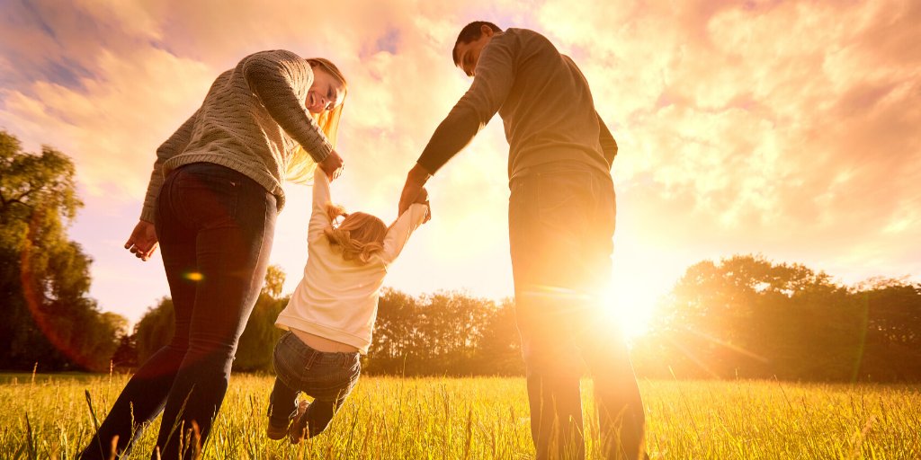 HectorColonMKE's tweet photo. On International Day of Families, we celebrate family unity and resilience. @LSSWis’ family services like adoption, foster care and family counseling allow us the honor to work alongside families and help create strong, healthy relationships. #DayOfFamilies #OneLSS https://t.co/KB07siJvYz