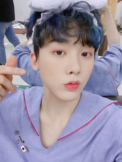 Sanha_Spain's tweet photo. [TRAD] 200515 Actualización de la cuenta oficial de #ASTRO con #SANHA (@offclASTRO) el 200512

Dormid bien ahora nuestr@s Roha~🌙
Unas fotos con mis queridos Hyeong📸
#NeolChajaga #Knock https://t.co/fCLCNFT2bW