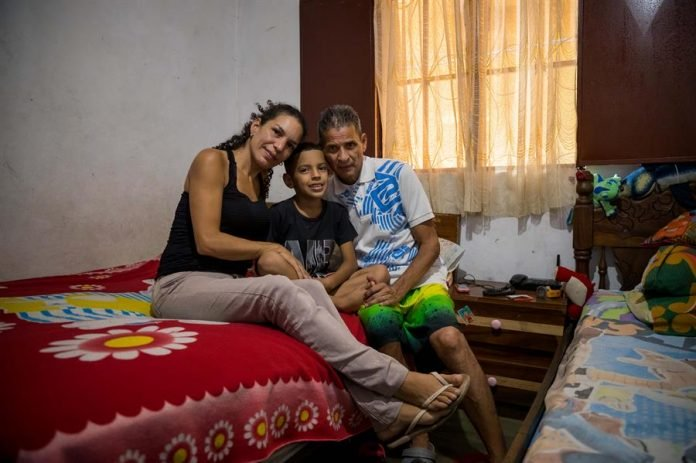 ElNacionalWeb's tweet image. Retorno a Venezuela, salir de la miseria para volver a la crisis bit.ly/2LBVXYN