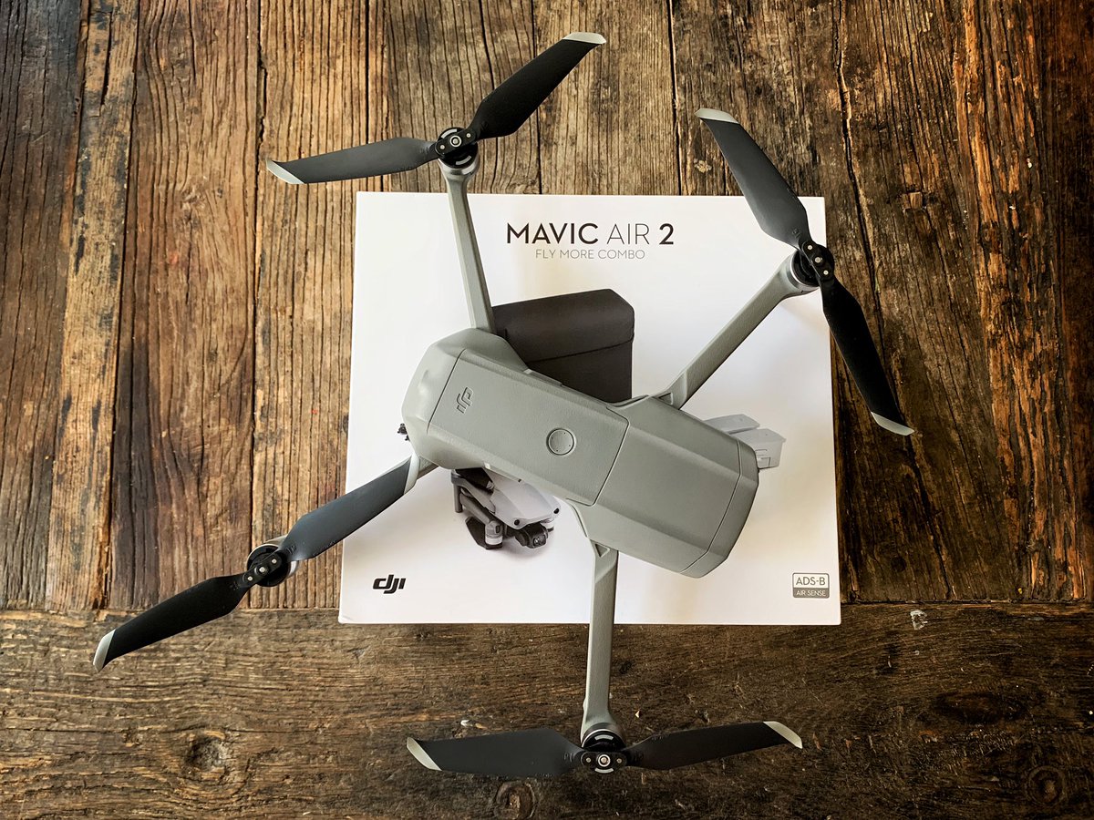 JeannaQLiu's tweet photo. New Gadget Limerick @DJIGlobal
Who says I can’t fly during Covid?
When I’ve got a sweet new Air 2 Mavic!
Now I can see the city from my roof,
Dive, swoop, loop and zoom,
With no fear of crashing into traffic!
#BeHereAllMonthFolks #techpoet #gadgets #mavicair2 #drone https://t.co/TAIhsep85k