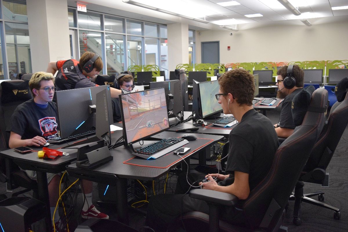 MONTCOToday's tweet photo. Montgomery County Community College eSports Program Ready to Level Up, Adding New Teams, Games
@mccc 
https://t.co/eJvytqBakl https://t.co/QZVIOlfRqm