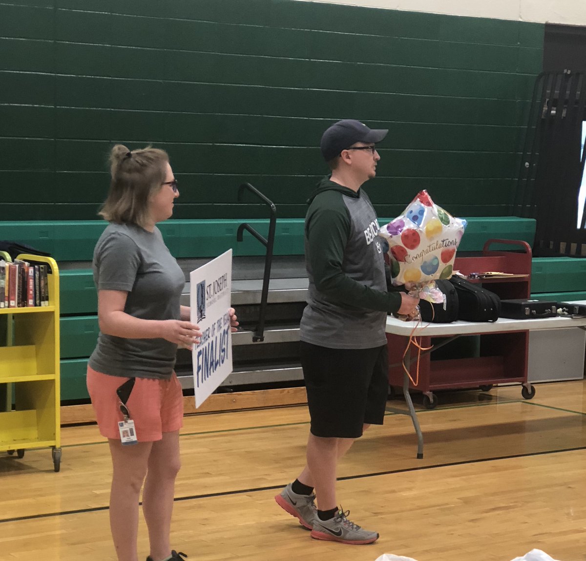 rmsbadgers's tweet photo. We have some BIG NEWS to close out the school year … today Mr. Pettegrew was named one of three SJSD Teacher of the Year finalists! He will now be eligible for the district- and state-level awards. Congrats, Mr. Pettegrew! We are so lucky to have you at RMS! 👏👏👏 #DouxItRight https://t.co/33G98vjqRx