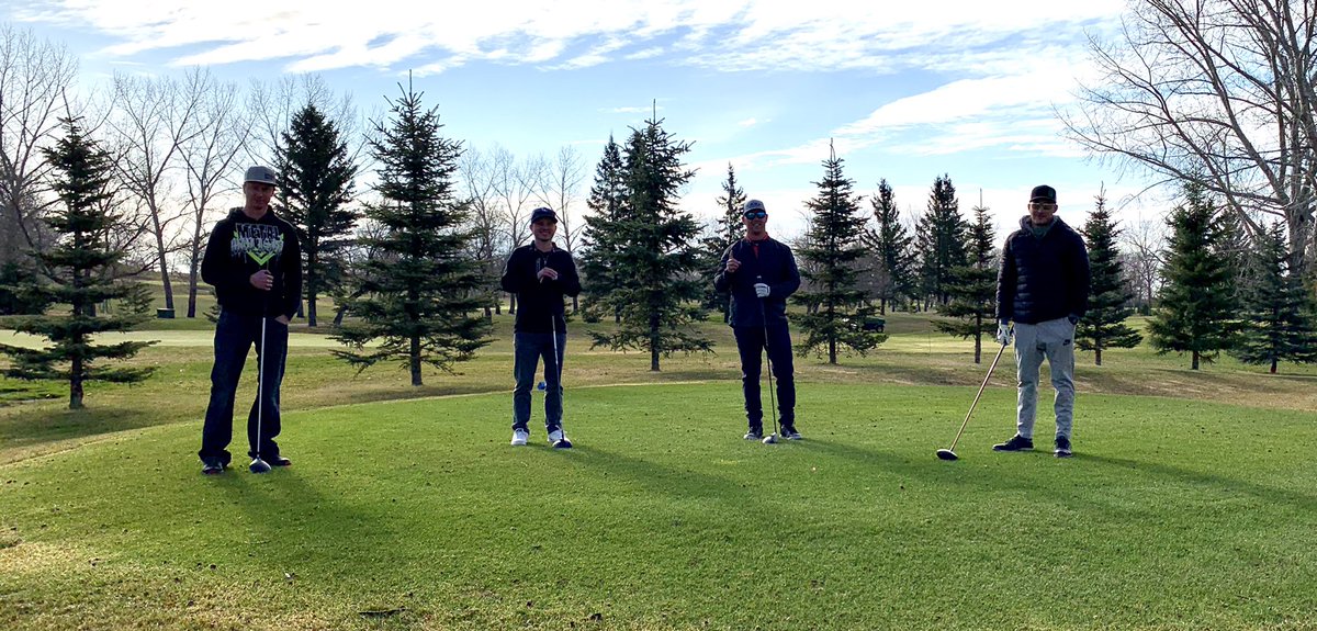 SandybeachRP's tweet photo. The first group of the year for a crisp morning of socially distanced golf @SandybeachRP book your tee time at https://t.co/T7eJ2UHG8B @GolfSK https://t.co/Ad8Ug3BYL4