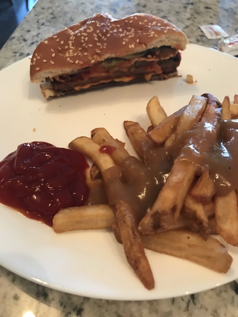 murdog66's tweet photo. Portion control โฆ@Burger_Baronโฉ Carlosโ gravy ties it all together https://t.co/SUN5hqK7IW