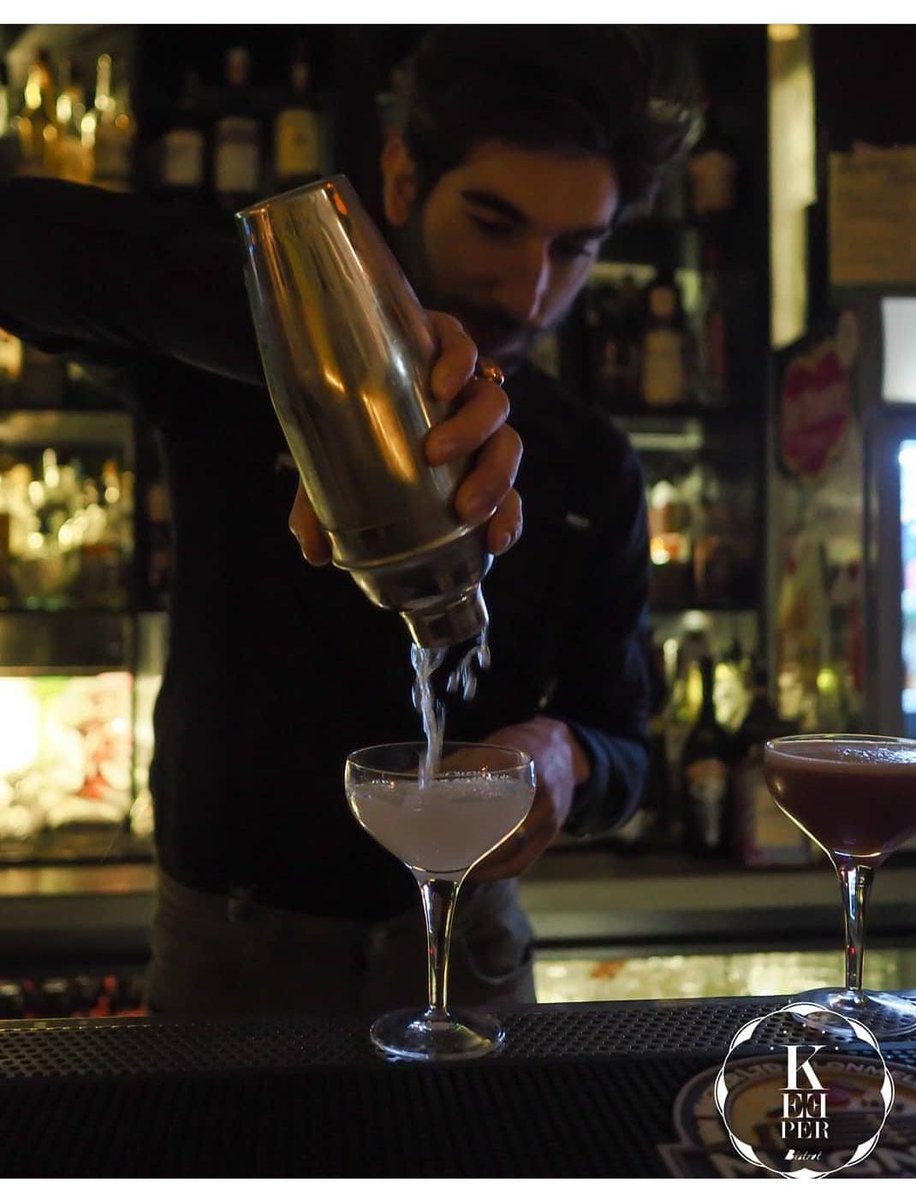 “Mi dispiace, ma il bar è chiuso. Vuole un drink mentre aspetta che venga aperto?”
Wiet Van Broeckhoven
#cocktail #hospitaliers #hospitality #hospitalitaliano #mixology #shake