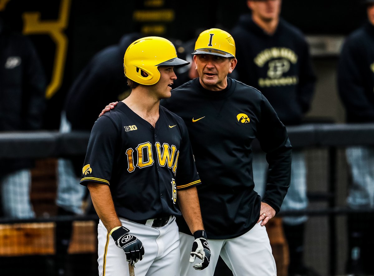 UIBaseball's tweet photo. We're going to miss you roaming the outfield, but we know you're going to kill it in the real world! #Hawkeyes https://t.co/CHlE7I8Qsa