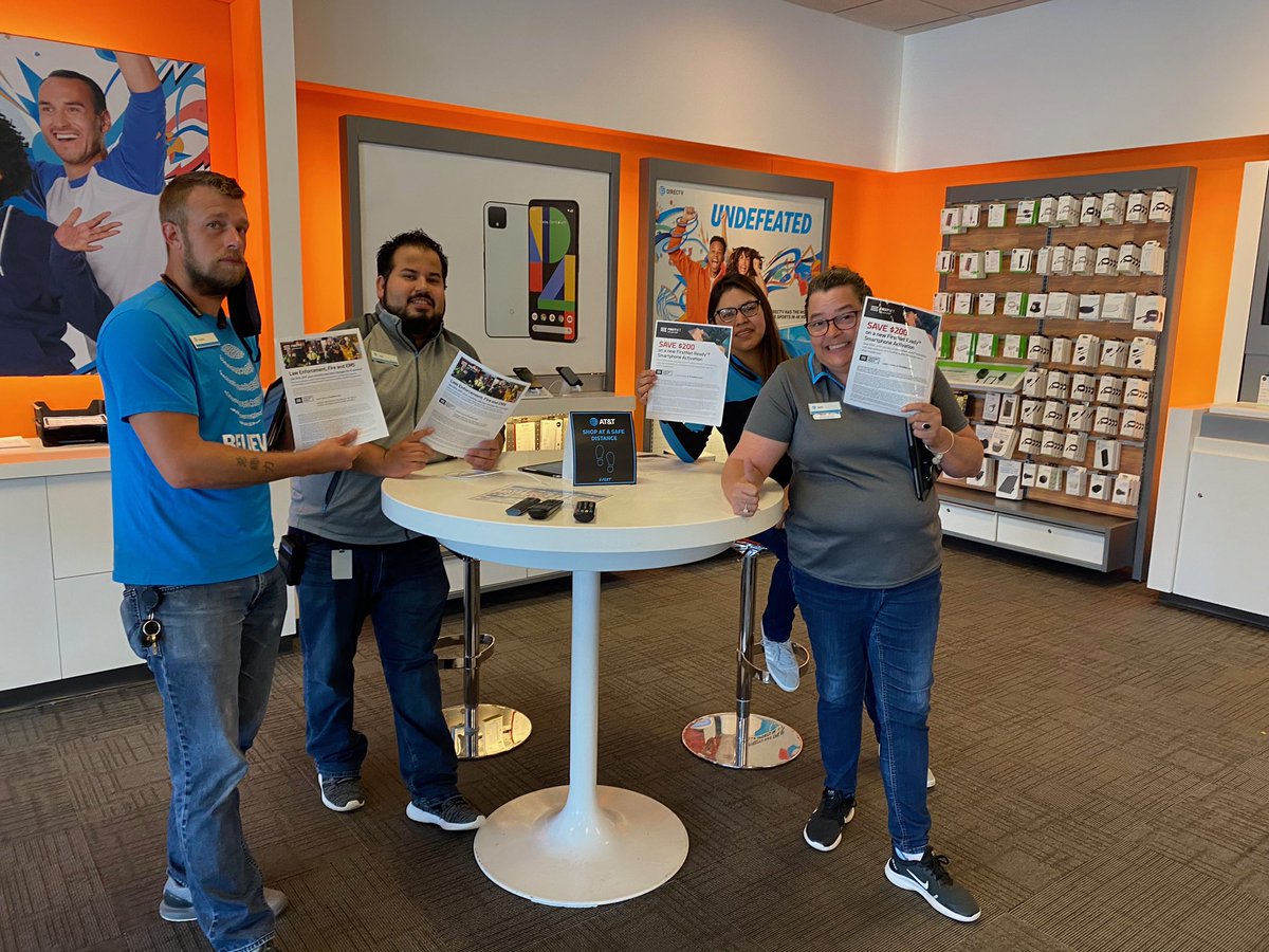 AT&amp;T Monroe is here for you! #FirstResponderFridays #FirstNet #CharLIT🔥🔥🔥#TheForce #RodgersTHAT <a href="/MarqRodgers/">Marq Rodgers</a> <a href="/404girl/">Betsy Francis</a> <a href="/AdamMRagab/">Adam M. Ragab</a> <a href="/ChrisRamirezNJ/">Chris Ramirez</a>