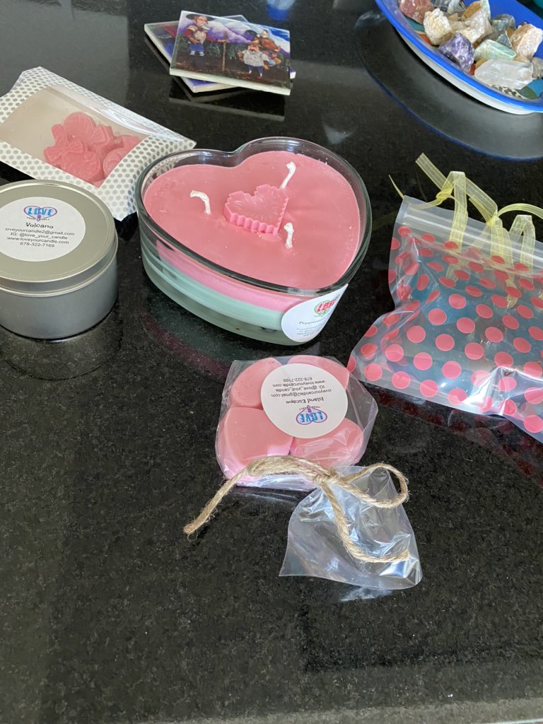 WindyOliver's tweet photo. Today I received my custom order of Soy Candles from https://t.co/rb3jVc6Mk7 Great value and they burn clean. Love love them!!! #soycandles #candels #smallbusiness https://t.co/HDgKZhBVpk