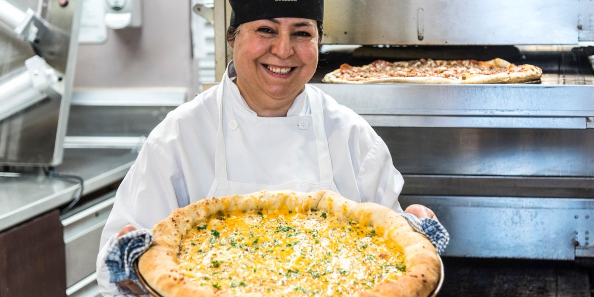ACCampusService's tweet photo. You asked, our Executive Chef approved! We are OFFICIALLY dropping the GARLIC BREAD PIZZA recipe for all of you missing this fan-favourite @AlgonquinColleg 🍕 

Now you can recreate the recipe at home &amp; tag us in the final product! Get the recipe here 👉 https://t.co/lTTQZ1M9Ns https://t.co/pWsqKfbrHQ