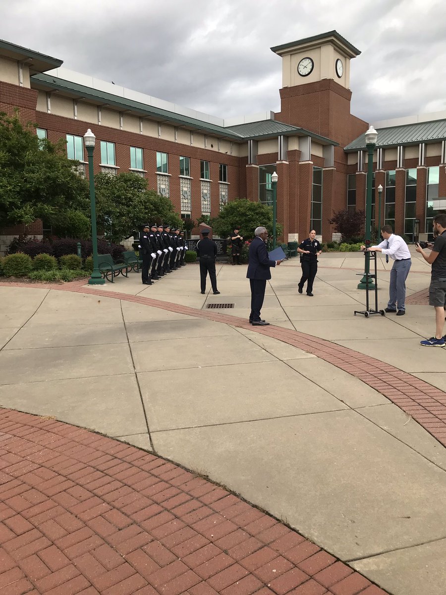 CapPevehouse's tweet photo. Sebastian County Virtual Memorial Service honored fallen law enforcement from our County.  Today is Peace Officer Memorial Day.  Our thanks goes to those paid the ultimate price for our citizens.  @SebCoSheriff @HobeRunion https://t.co/V3YJbccZdT