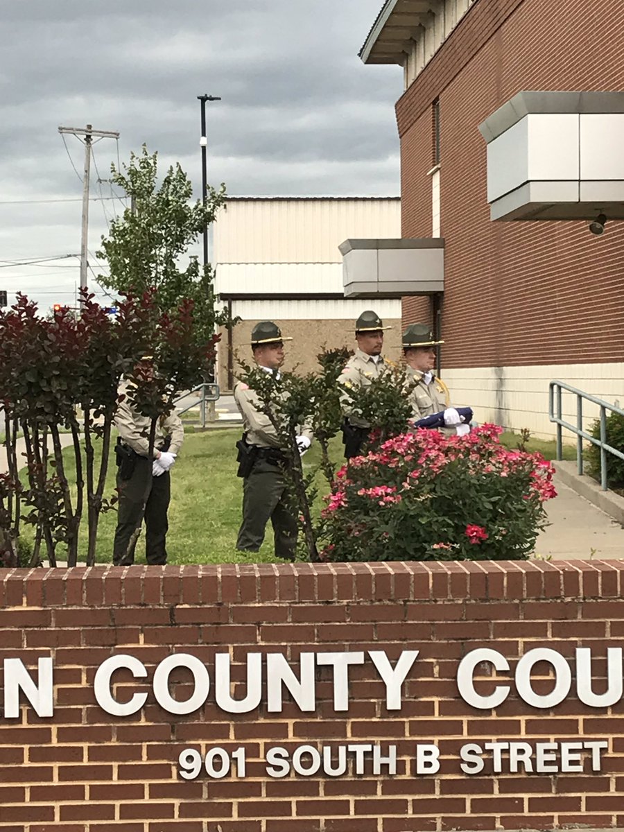 CapPevehouse's tweet photo. Sebastian County Virtual Memorial Service honored fallen law enforcement from our County.  Today is Peace Officer Memorial Day.  Our thanks goes to those paid the ultimate price for our citizens.  @SebCoSheriff @HobeRunion https://t.co/V3YJbccZdT