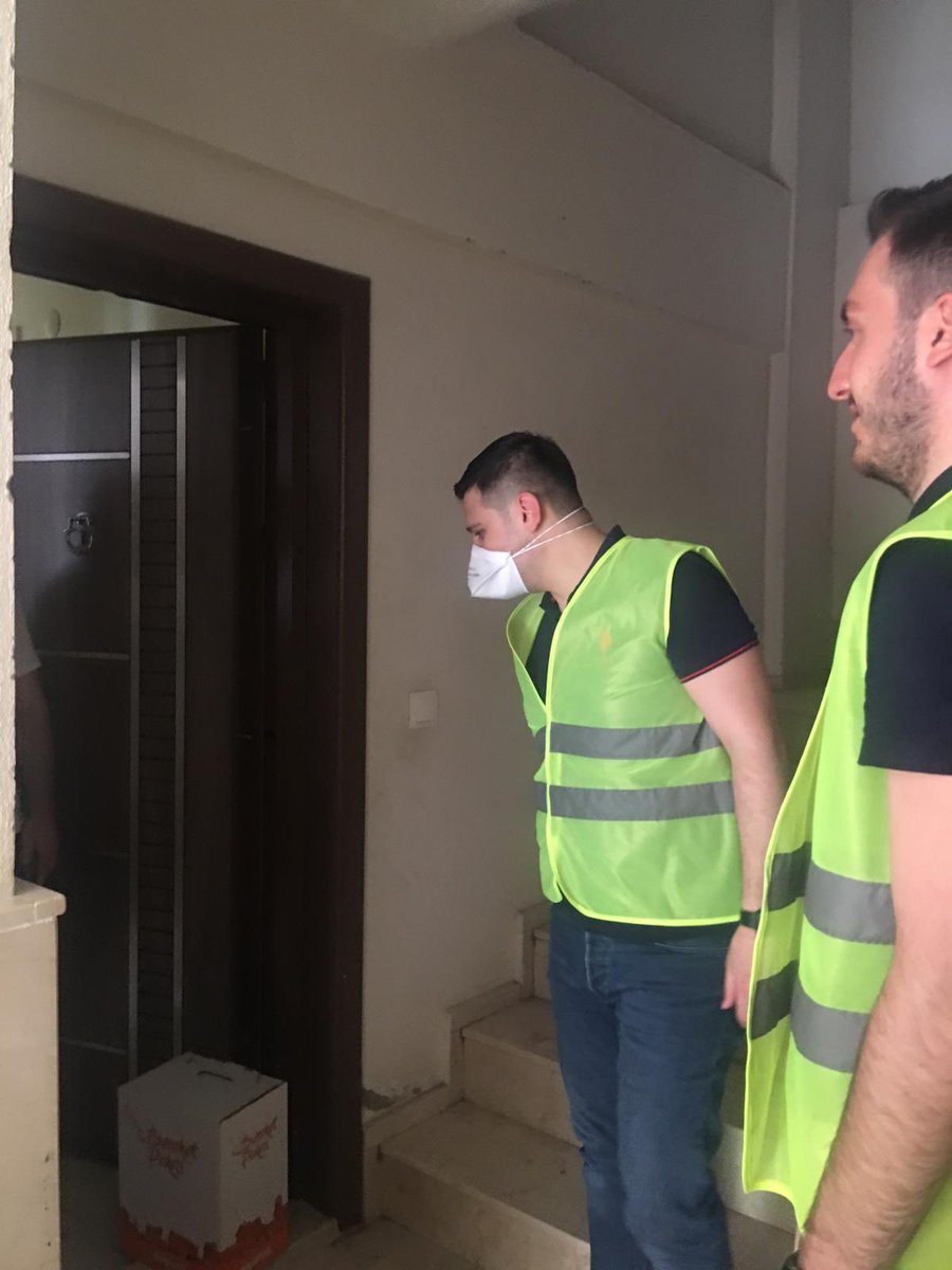 avhamzadag's tweet photo. Uzun süre İzmir Ak Gençlikte siyaset yapmış olmanın gururunu ve mutluluğunu bugün bir kez daha yaşadım. Tüm imkanları ile İzmir’in sokaklarına dağılıp, kapı kapı gezen tüm arkadaşlarıma, kardeşlerime teşekkür ediyorum. #İzmirAKGençlikAilesi https://t.co/vdLWLVr1m9