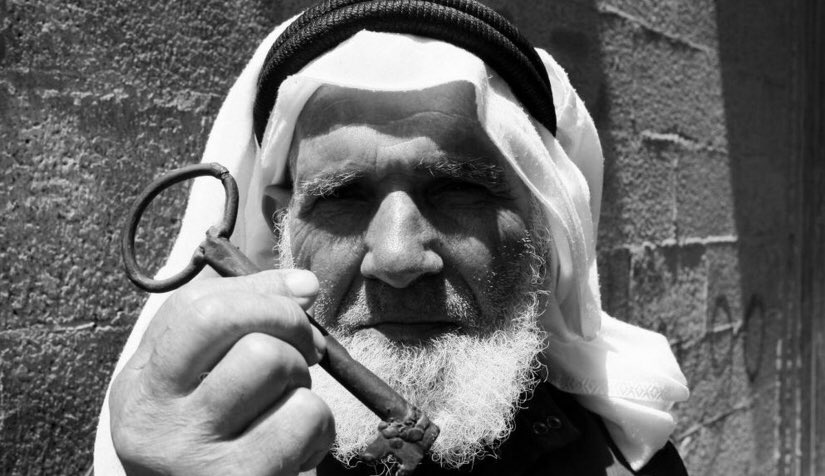 MohdFarwana's tweet photo. في ذكرى النكبة، تأمَّل هذه الوجوه وتمعَّن في تقاسيمها.. هؤلاء طُردوا من بيوتهم وُهجّروا من أوطانهم وتعرضوا لأبشع أشكال العنصرية والعنف أمام العالم كله..

في ذكرى النكبة، تذكّر أن وعيك بالقضية هو أهم أنواع المقاومة، وأنك مُحاسب أمام الله على نصرة المظلوم..
#نكبة٧٢ https://t.co/4RY2rRjGay