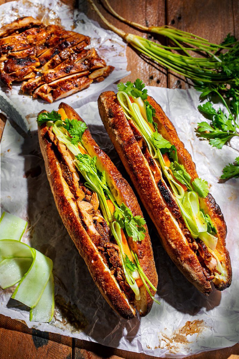 Aaj ka kaam 📸 #banhmi 
Char Sui Chicken, Pickled Carrot+Daikon, Cucumber, Cilantro and spread of Mayo and Sriracha. For the pickles and char sui look-up recipe by 👑 Andrea Nyugen.