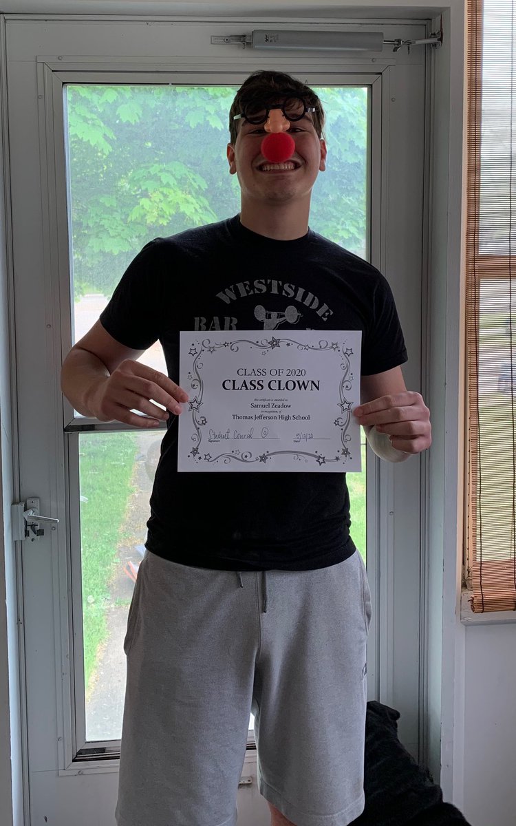 JHS_Classof2020's tweet photo. Class clown 🎓🤡🤣 (not pictured: Ariana Hawkins) https://t.co/1sVU8WDB5K