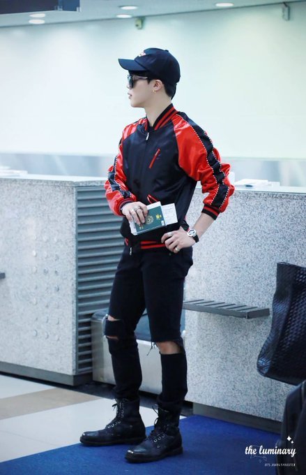 THE KING OF AIRPORT FASHION , PARK JIMIN Models found jobless ...