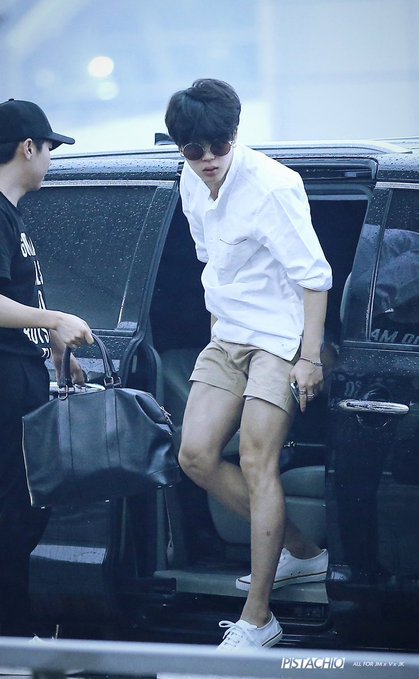 THE KING OF AIRPORT FASHION , PARK JIMIN Models found jobless ...
