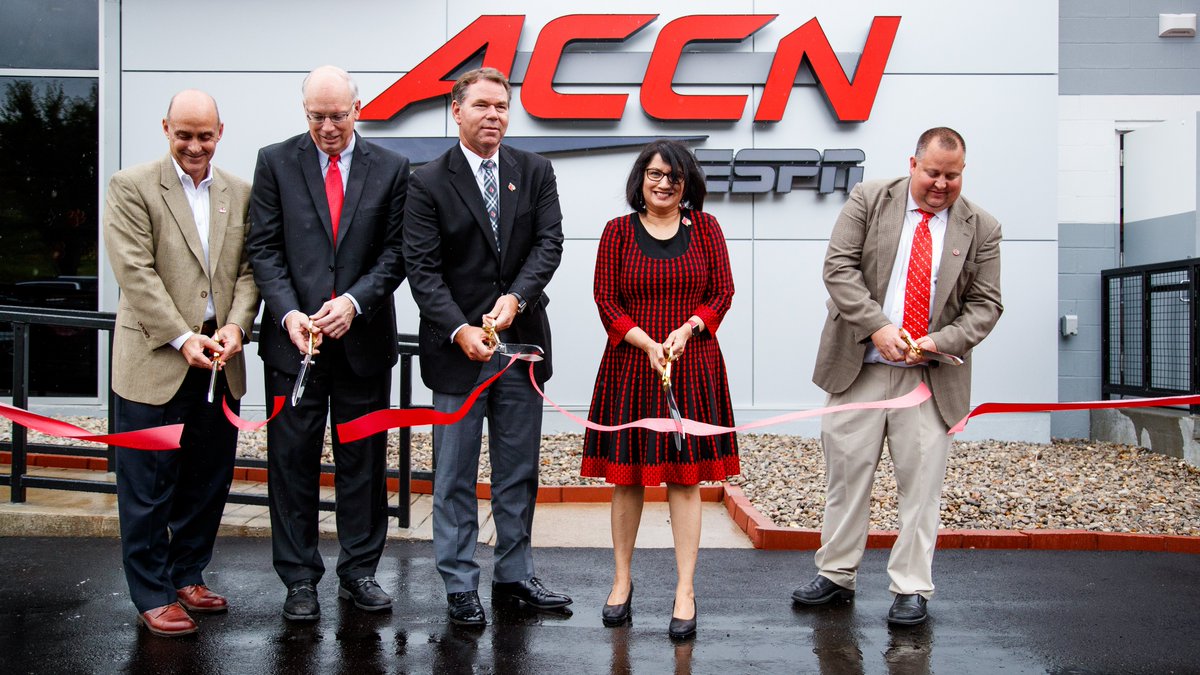 GoCards's tweet image. Day 1 ➡️ Now

Congrats on 2 years &amp;amp; here’s to many more @UofLPresNeeli!

#GoCards