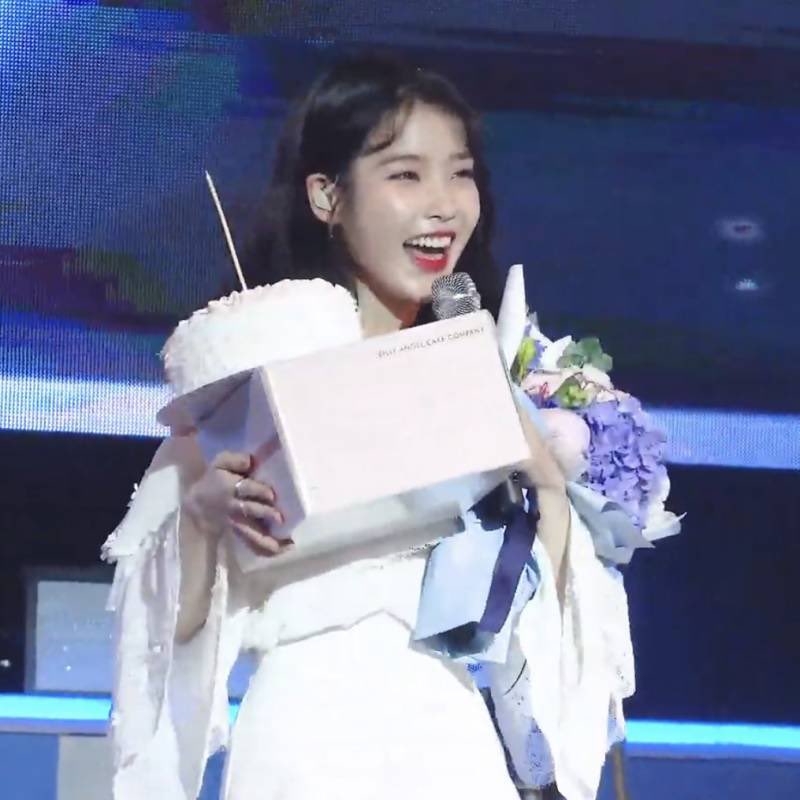 IUteamstarcandy's tweet photo. Forever young~ ♾

Happy 28th birthday IU! 🎉 

#아이유 #IU
#생일축하합니다 #지은아_스물에잇번째_생일축하해 #HappyIUDay https://t.co/aC3Hj5fMXj