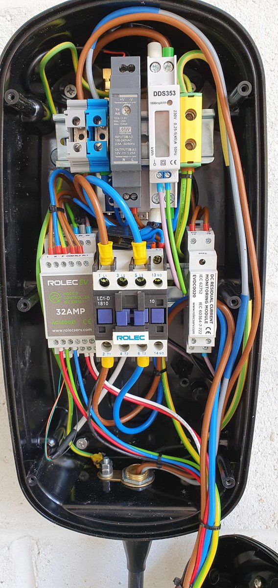 SPEC_Electrical's tweet image. Just installed a new Smart Car Charger , tested and ready to go. Client can now charge at 32 Amps (3 1/2 hours to full charge from flat) instead of a 12 hours by 13amp charger 😀 HAPPY DAYS #RolecEV #gardnerandscardified #carcharger #smartcharger @RolecEV @scardifields