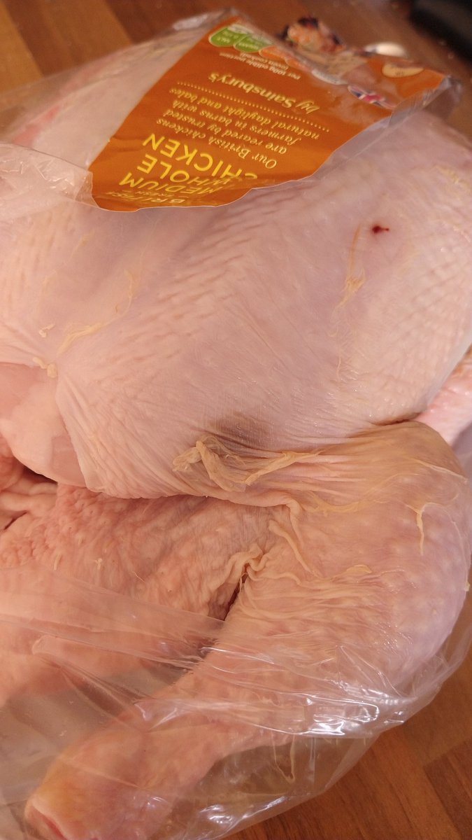SallyHunt88's tweet photo. @sainsburys my chicken had a black patch on it when I took it out the packet. I don't want to take it back because I shop once a week. https://t.co/nn42fjHGfw