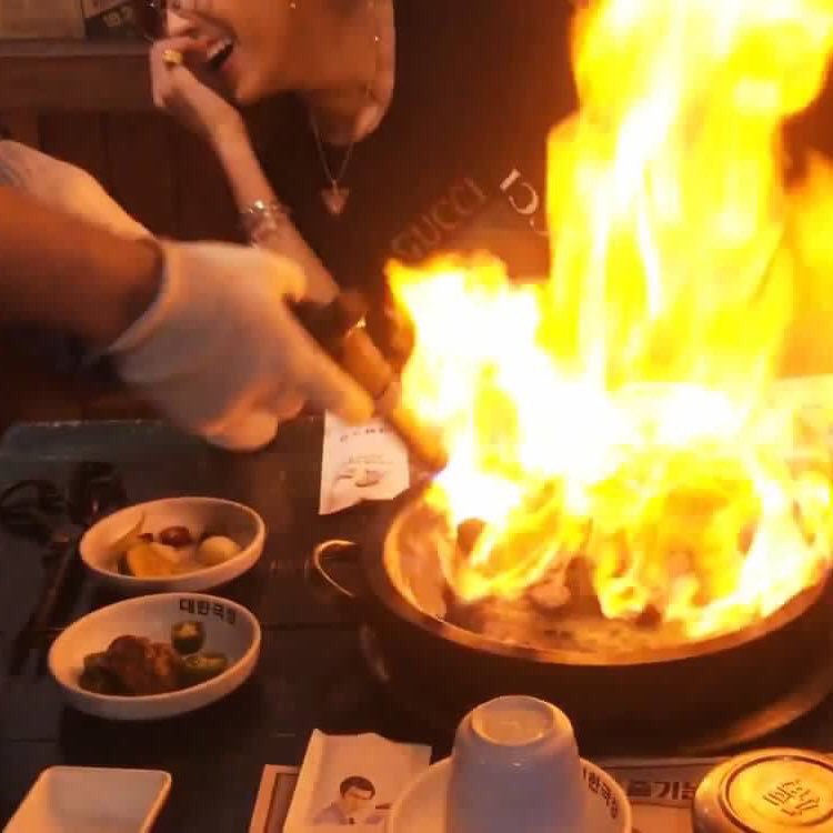 AquarianSiren's tweet image. The way Jaebeom knew what he was doing when he dropped the original version of eclipse. He wants us to eat jyp and jype up