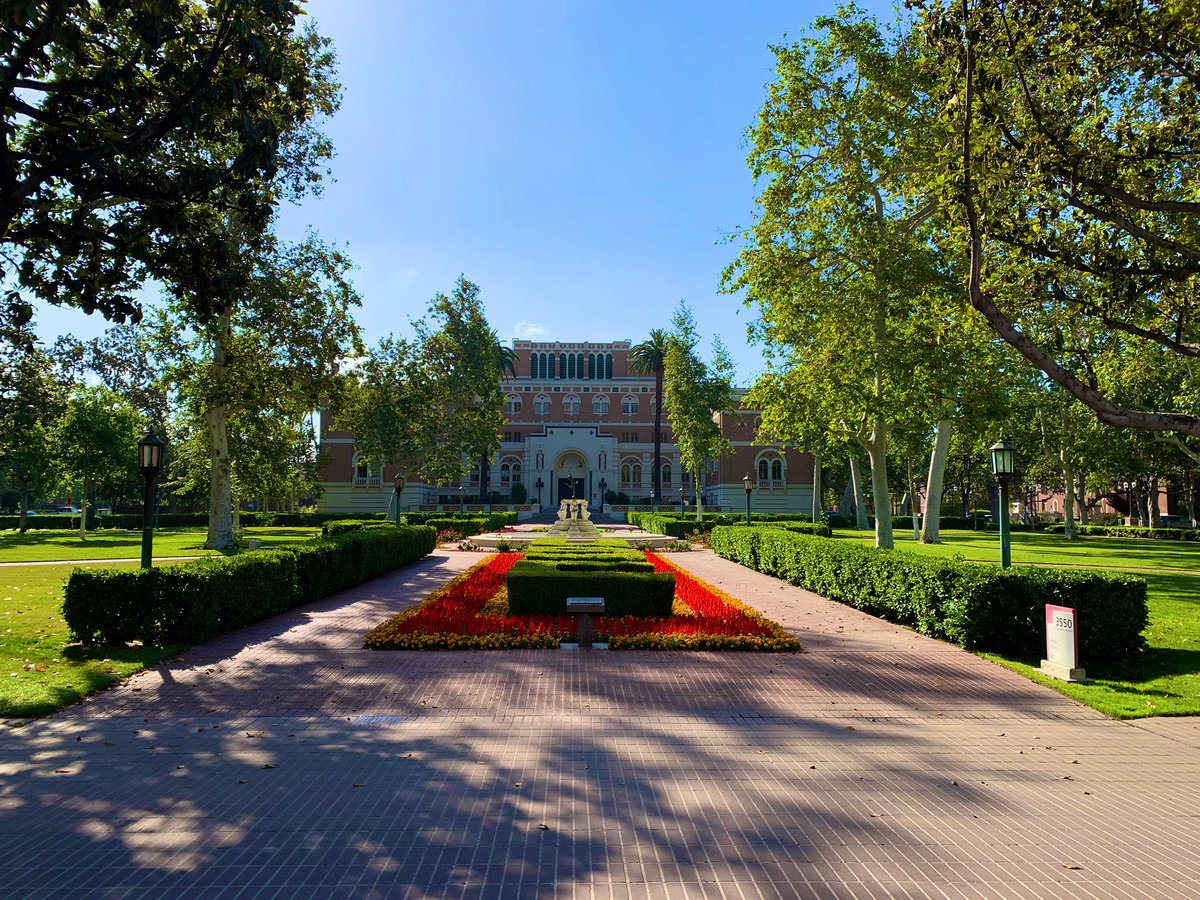 An eerily quiet campus on this day of the 2020 #USCGrad. But these unusual times do not tarnish the achievements of our graduates. Wishing all a hearty congratulations and hoping everyone has a chance to come back to visit <a href="/USC/">USC</a> sometime soon!
