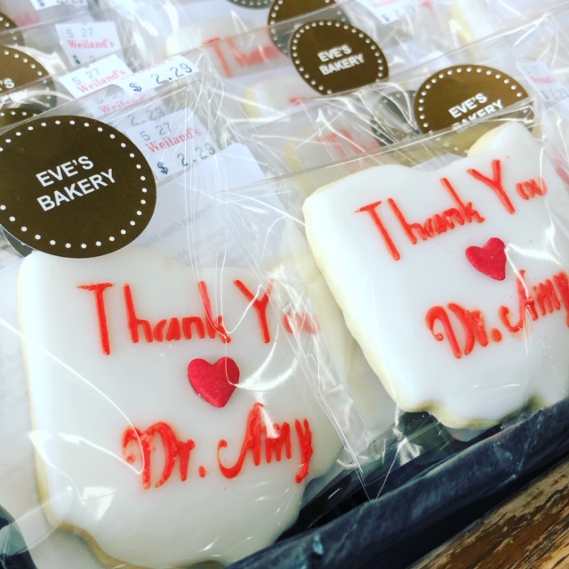Just in! Cookies from Eve's Bakery in Columbus ... credit for the idea goes to our produce supervisor, <a href="/wynnbrown/">Wynn Brown</a> and kudos to Eve for getting the stencil just right. <a href="/OHdeptofhealth/">Ohio Dept of Health</a> <a href="/GovMikeDeWine/">Governor Mike DeWine</a> #flattenthecurve #maskupcbus