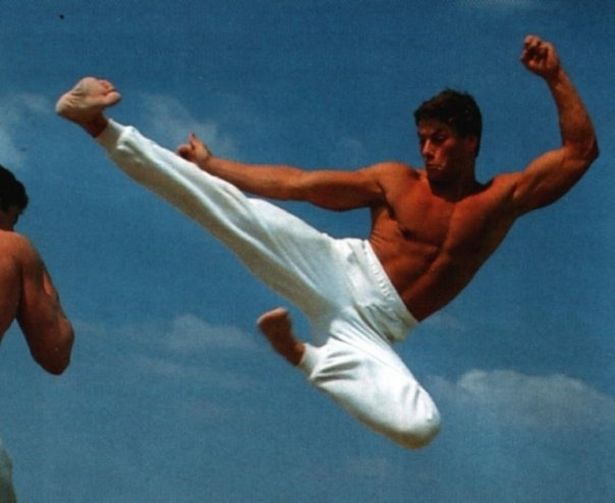 Jahhhin_Cena's tweet photo. Jab sablog threads bana rahe hai toh main bhi banata hoon. 
Akshay Kumar as Jean Claude Van Damme (threads) ❤ https://t.co/E5VooogG4c