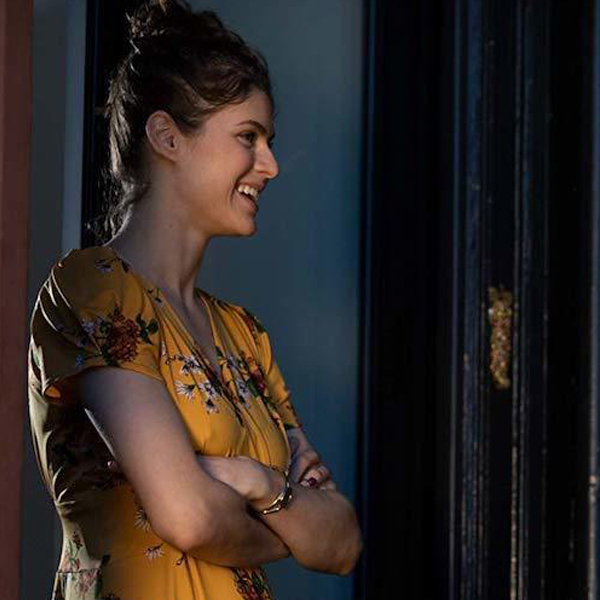 ✈️ Emma, terrorisée en avion, ouvre grand la porte de son jardin secret à un parfait inconnu...🤫 qui n'est autre que le PDG de la société pour laquelle elle travaille 😱 CAN YOU KEEP A SECRET 🎬 bit.ly/3cqfkzS